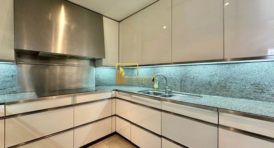 For rent 3 bedrooms condo in Sathon, Bangkok