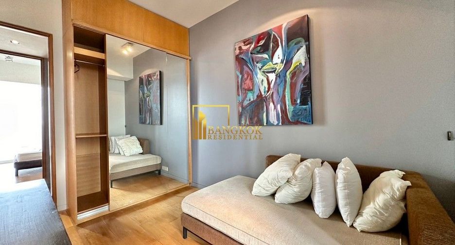 For rent 3 bedrooms condo in Sathon, Bangkok