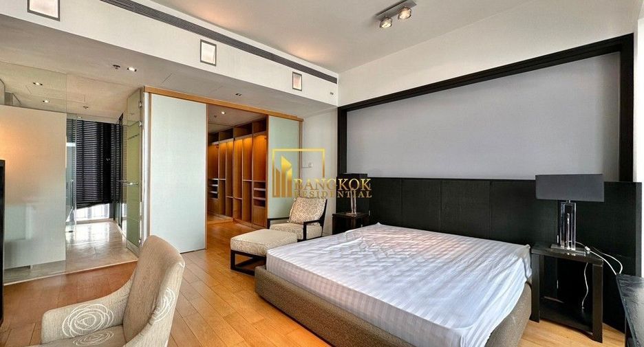 For rent 3 bedrooms condo in Sathon, Bangkok