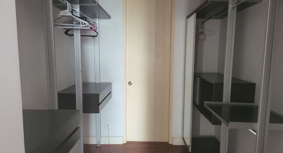 Condo en venta de 2 habitaciones en Huai Khwang, Bangkok