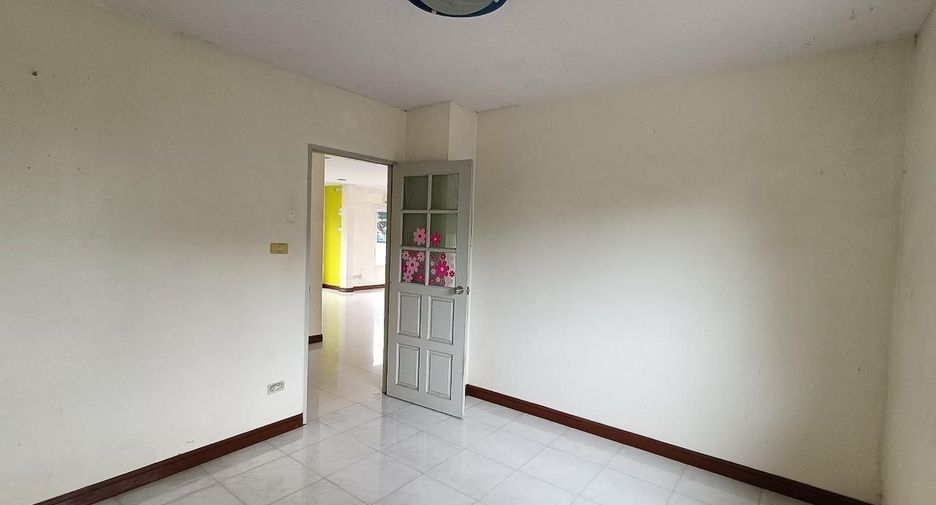出售 公寓 独立屋 在 Nong Chok, 曼谷