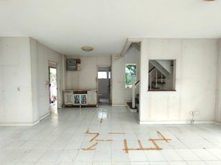 Casa en venta de estudio en Min Buri, Bangkok