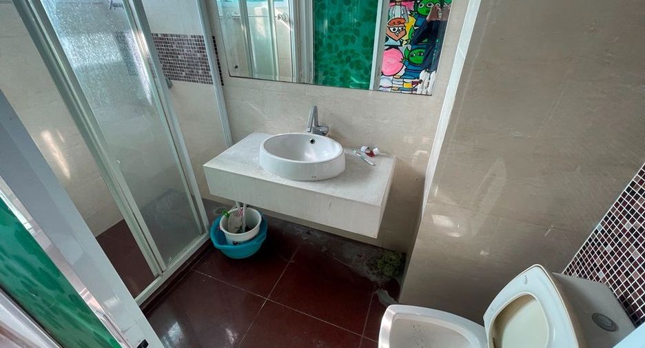 For sale studio condo in Bang Kapi, Bangkok