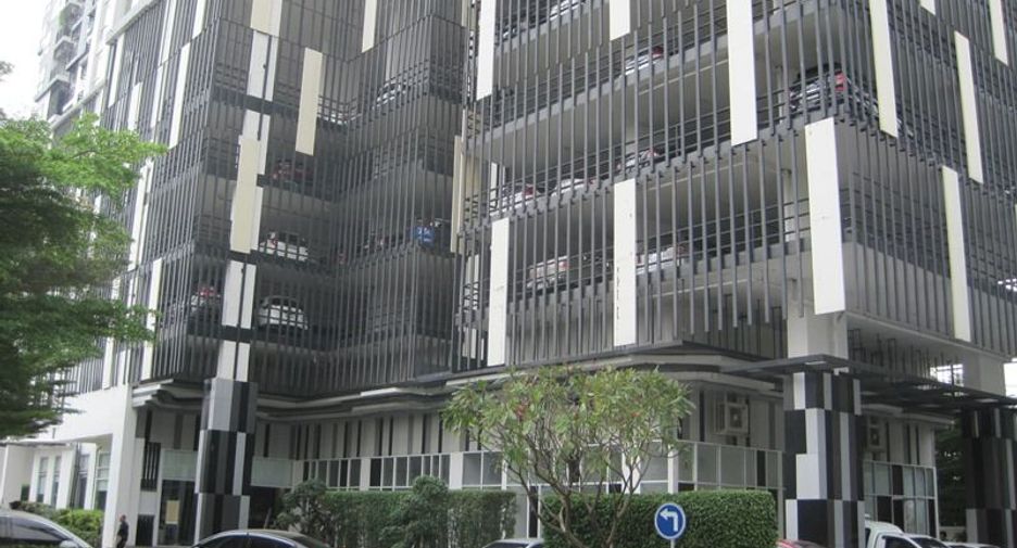 For sale studio condo in Thon Buri, Bangkok
