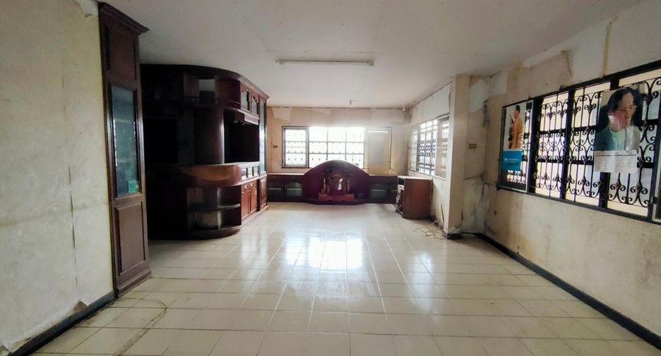 For sale studio house in Khlong Sam Wa, Bangkok