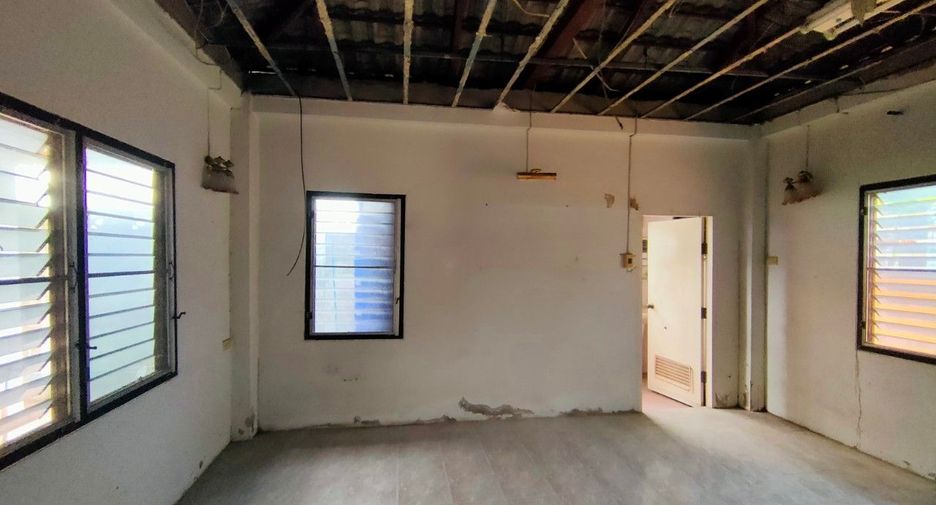 For sale studio house in Khlong Sam Wa, Bangkok