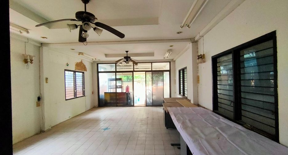 For sale studio house in Khlong Sam Wa, Bangkok
