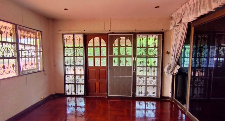 For sale studio house in Khlong Sam Wa, Bangkok