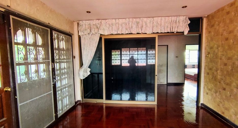 For sale studio house in Khlong Sam Wa, Bangkok