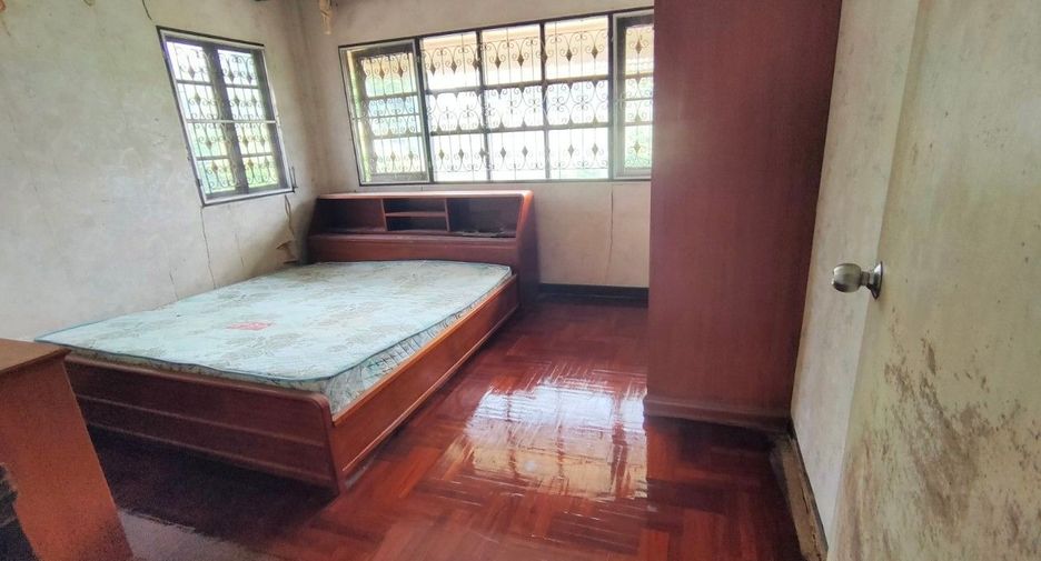 For sale studio house in Khlong Sam Wa, Bangkok
