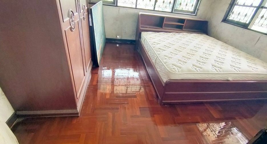 For sale studio house in Khlong Sam Wa, Bangkok