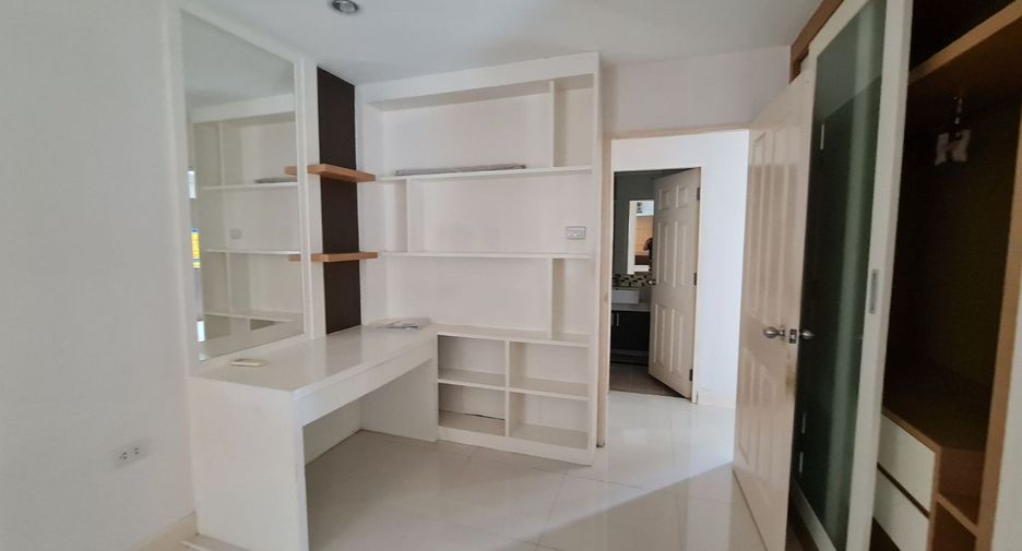 For sale studio condo in Huai Khwang, Bangkok