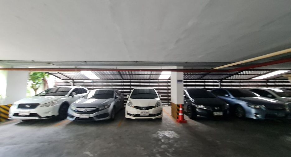 For sale studio condo in Huai Khwang, Bangkok