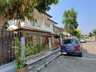 Haus zum Kauf mit Studio in Nong Chok, Bangkok