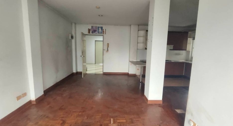 For sale studio condo in Bang Na, Bangkok