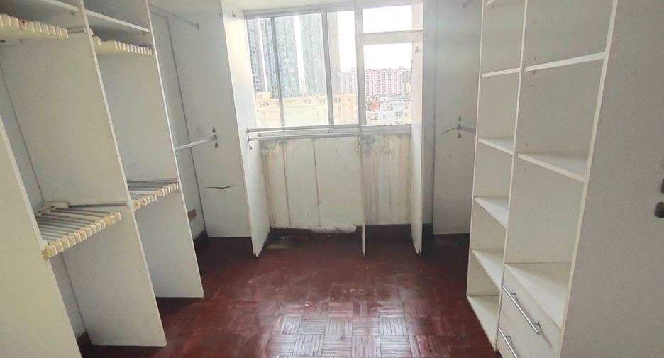 For sale studio condo in Bang Na, Bangkok