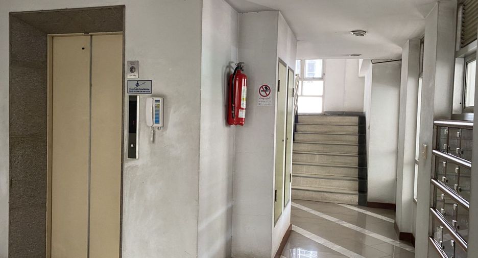 For sale studio condo in Bang Na, Bangkok