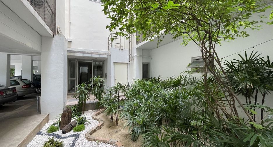 For sale studio condo in Bang Na, Bangkok