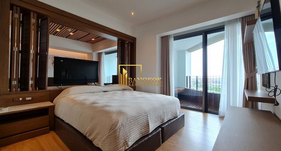 For rent 2 bedrooms condo in Yan Nawa, Bangkok