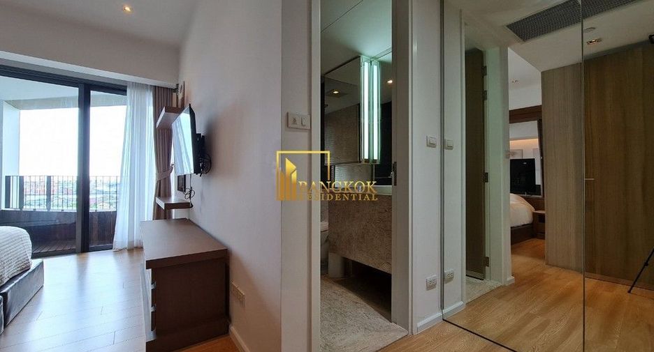 For rent 2 bedrooms condo in Yan Nawa, Bangkok