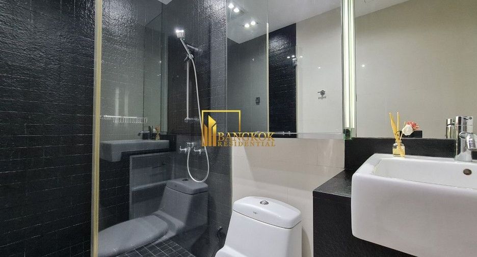 For rent 2 bedrooms condo in Yan Nawa, Bangkok