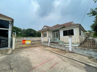 Haus zum Kauf mit Studio in Nong Chok, Bangkok