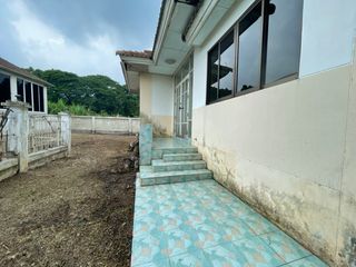 Haus zum Kauf mit Studio in Nong Chok, Bangkok