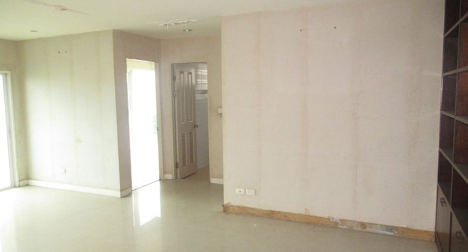 For sale studio condo in Phasi Charoen, Bangkok