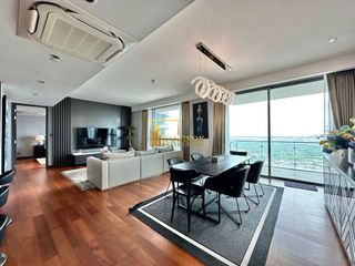 For rent 3 bed condo in Yan Nawa, Bangkok