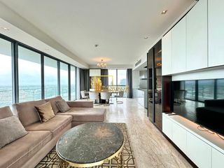 For rent 3 bedrooms condo in Yan Nawa, Bangkok