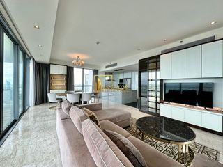 For rent 3 bedrooms condo in Yan Nawa, Bangkok