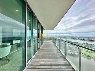 For rent 3 bedrooms condo in Yan Nawa, Bangkok