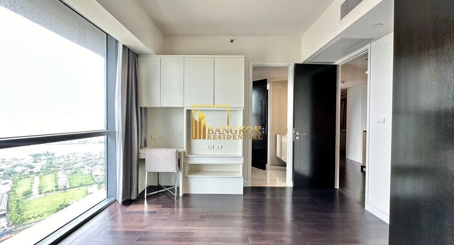 For rent 3 bedrooms condo in Yan Nawa, Bangkok