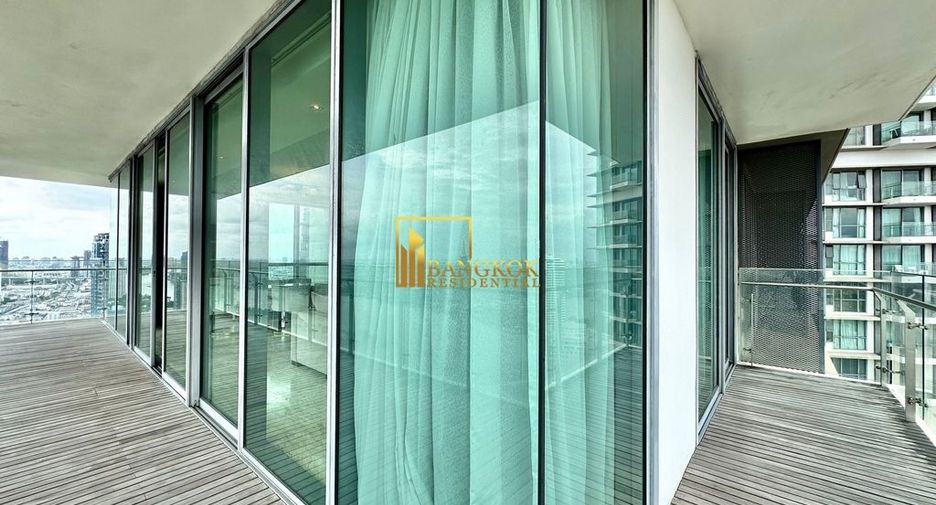 For rent 3 bedrooms condo in Yan Nawa, Bangkok