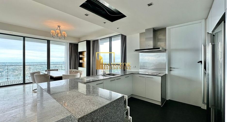For rent 3 bedrooms condo in Yan Nawa, Bangkok