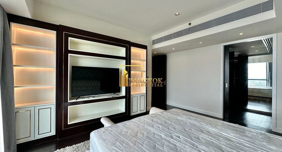 For rent 3 bedrooms condo in Yan Nawa, Bangkok
