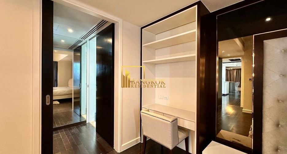 For rent 3 bedrooms condo in Yan Nawa, Bangkok