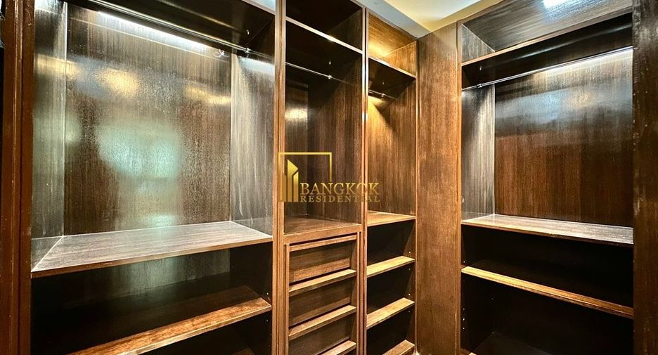 For rent 3 bedrooms condo in Yan Nawa, Bangkok