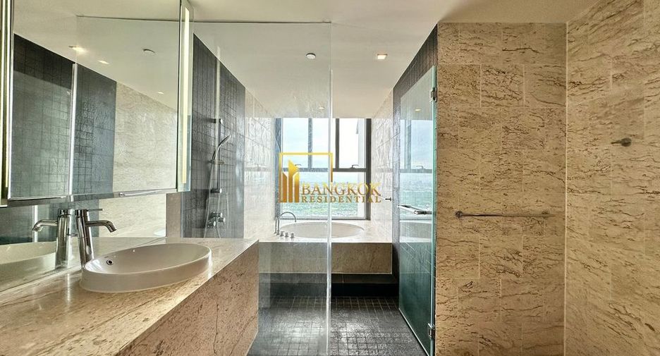For rent 3 bedrooms condo in Yan Nawa, Bangkok