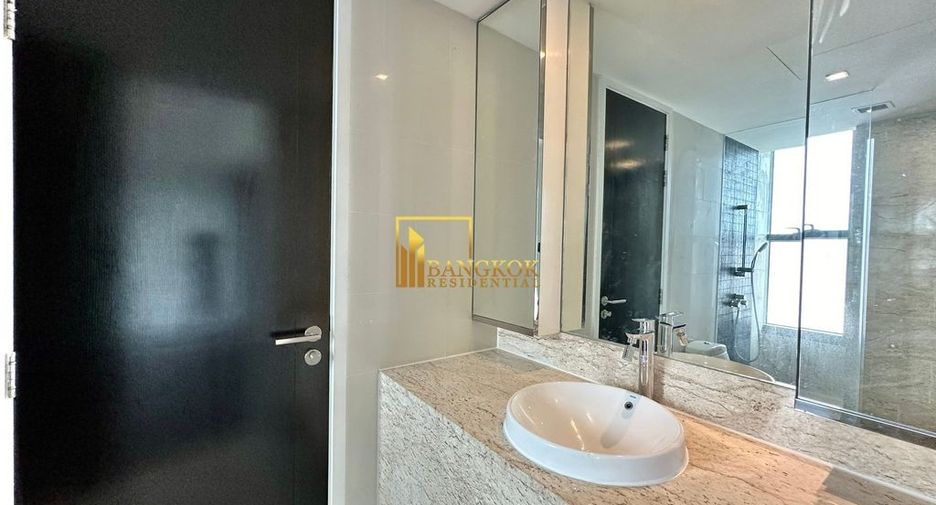 For rent 3 bedrooms condo in Yan Nawa, Bangkok