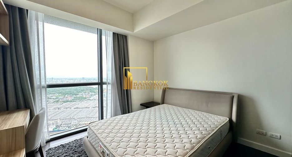 For rent 3 bedrooms condo in Yan Nawa, Bangkok