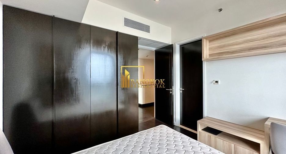 For rent 3 bedrooms condo in Yan Nawa, Bangkok