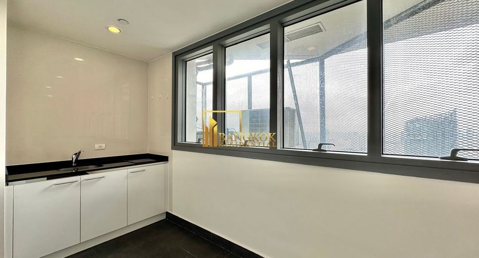 For rent 3 bedrooms condo in Yan Nawa, Bangkok
