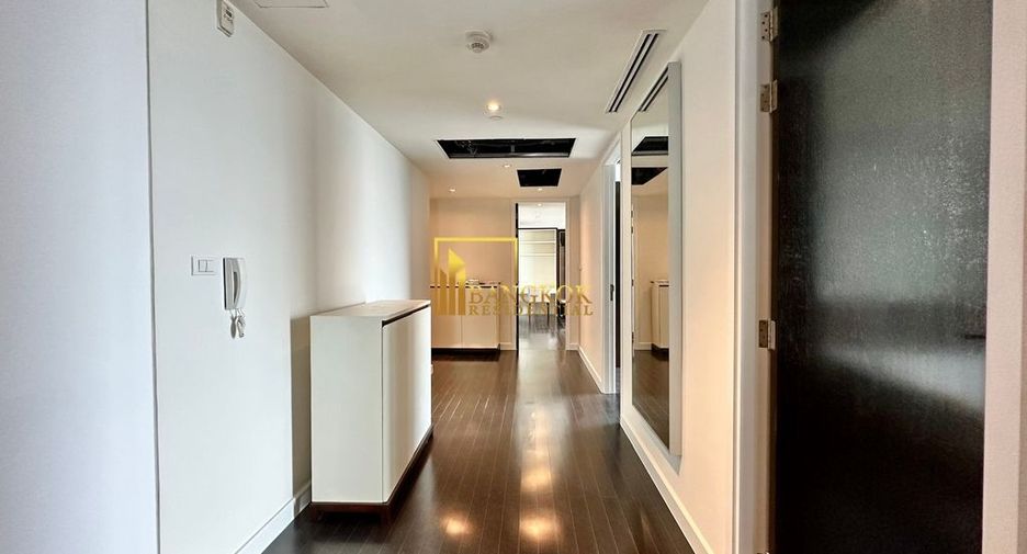 For rent 3 bedrooms condo in Yan Nawa, Bangkok