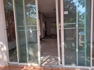 Haus zum Kauf mit Studio in Nong Chok, Bangkok