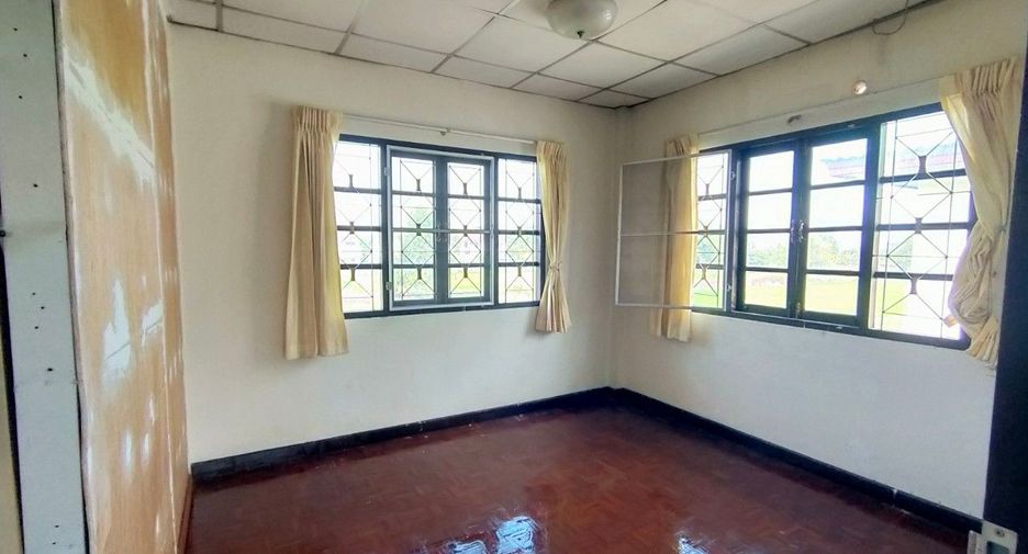 For sale studio house in Khlong Sam Wa, Bangkok