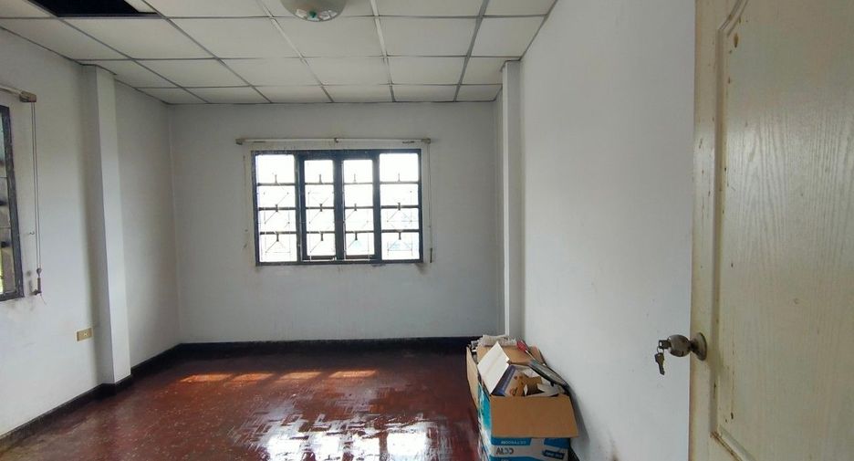 For sale studio house in Khlong Sam Wa, Bangkok
