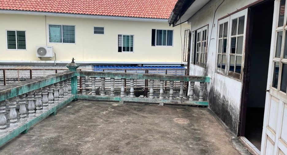 Haus zum Kauf mit Studio in Bang Khun Thian, Bangkok