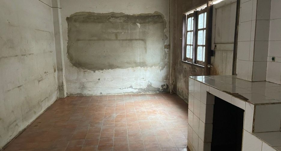 Haus zum Kauf mit Studio in Bang Khun Thian, Bangkok