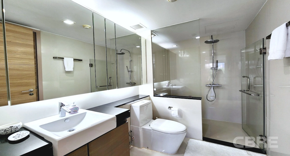 For sale 2 bedrooms condo in Pathum Wan, Bangkok